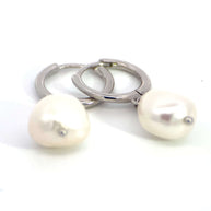 Melina - Silver Dangling Earrings with Pearl