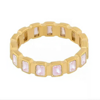 Della - Stylish Gold Ring