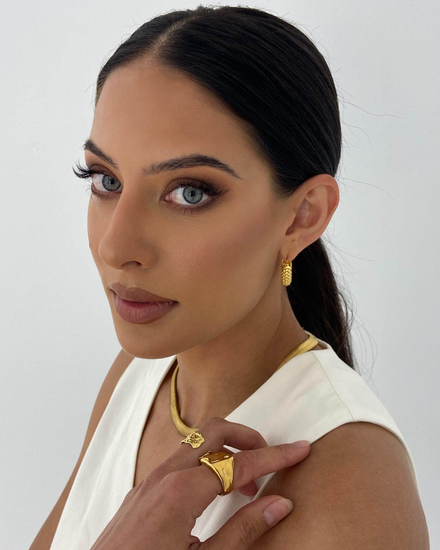 Polly - Gold Hoop Earrings